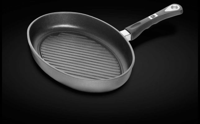 AMT grillpanna sporöskjul. 35 x 22 x 5 cm.