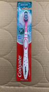 Colgate Max White miðlungs tannbursti