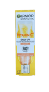Garnier SkinActive C-vítamín daglegur UV ljómaaukandi vökvi SPF 50+ 40 ml