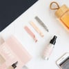 The Sommerset Toileteries CoYoga Kit gjafasett hárteygjur og sótthreinsir