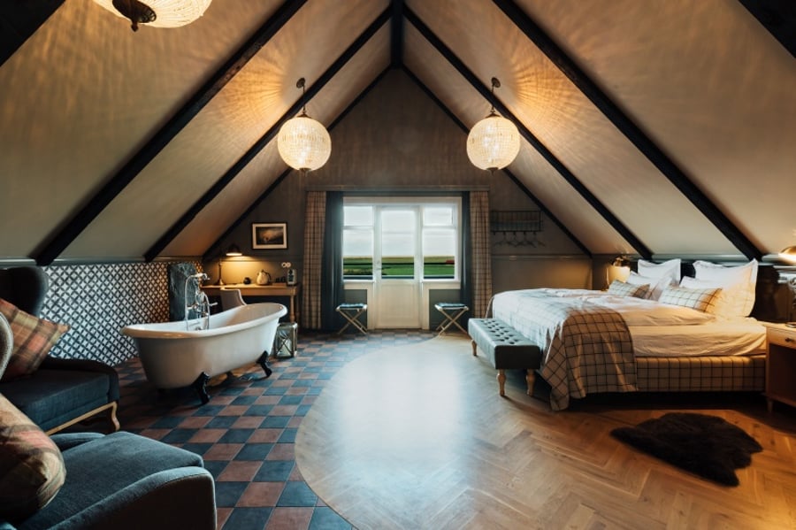 Gisting fyrir tvo í grand herbergi ásamt aðgangi í spa í Skálakoti, Manor Hotel
