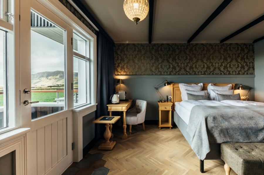 Gisting fyrir tvo í grand herbergi ásamt aðgangi í spa í Skálakoti, Manor Hotel