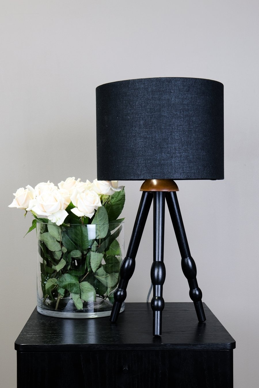 TABLE ANASTASIA BLACK