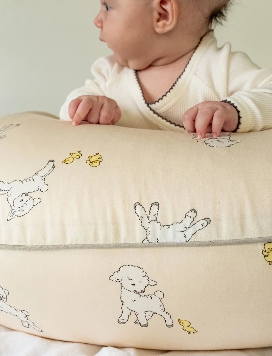 Moon nursing pillow sateen – Tiny friends