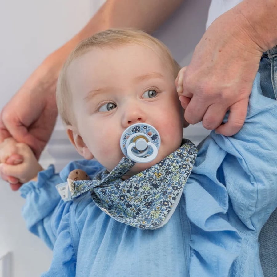 BIBS x LIBERTY Colour Chamomile Lawn – Baby Blue Mix Stærð 1