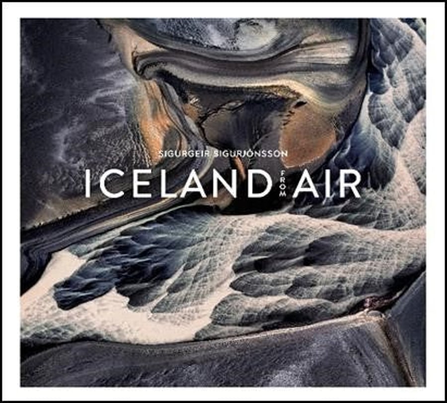 Iceland from Air - small