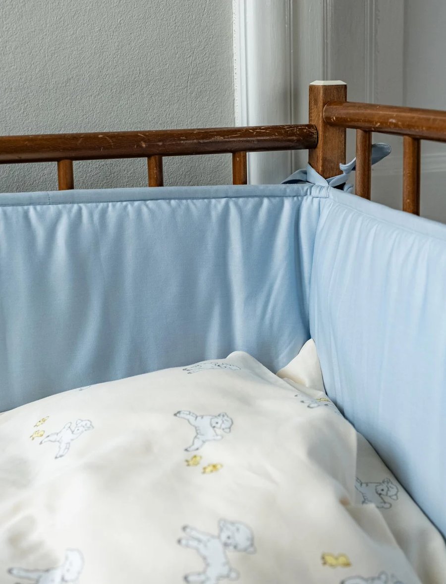 London bed bumper – Baby blue