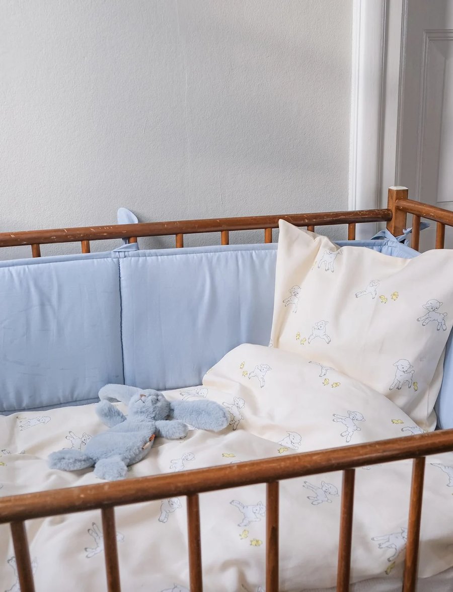 London bed bumper – Baby blue