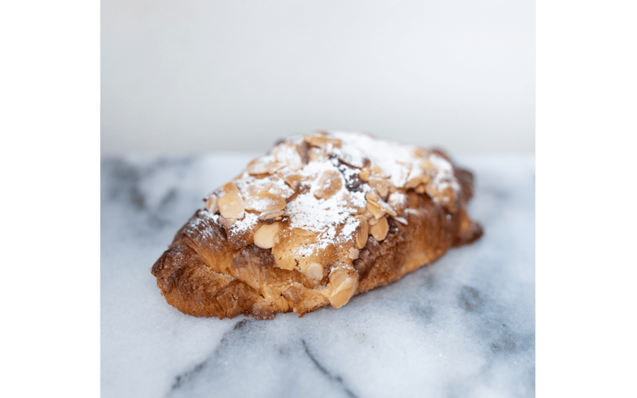 Tvíbakað möndlu croissant