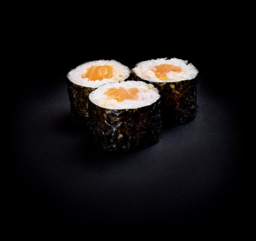 Litlir maki með lax
