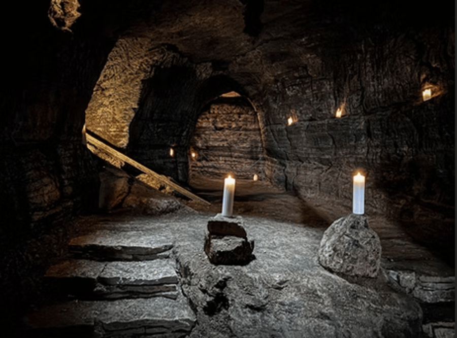 Upplifðu ævintýraheim Hellanna við Hellu