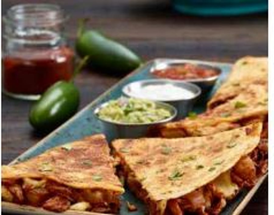 QUESADILLA MEÐ GRILLUÐU JACKFRUIT