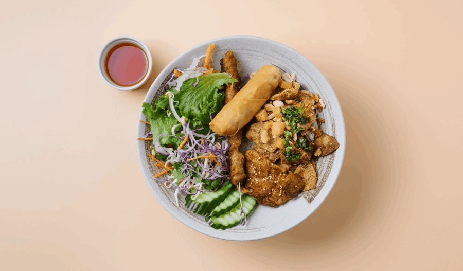 MC10 - Rice Vermicelli with Grilled Satay & Spring rolls 