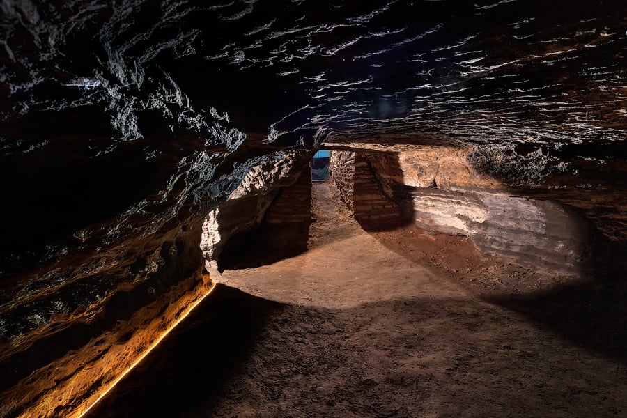 Upplifðu ævintýraheim Hellanna við Hellu