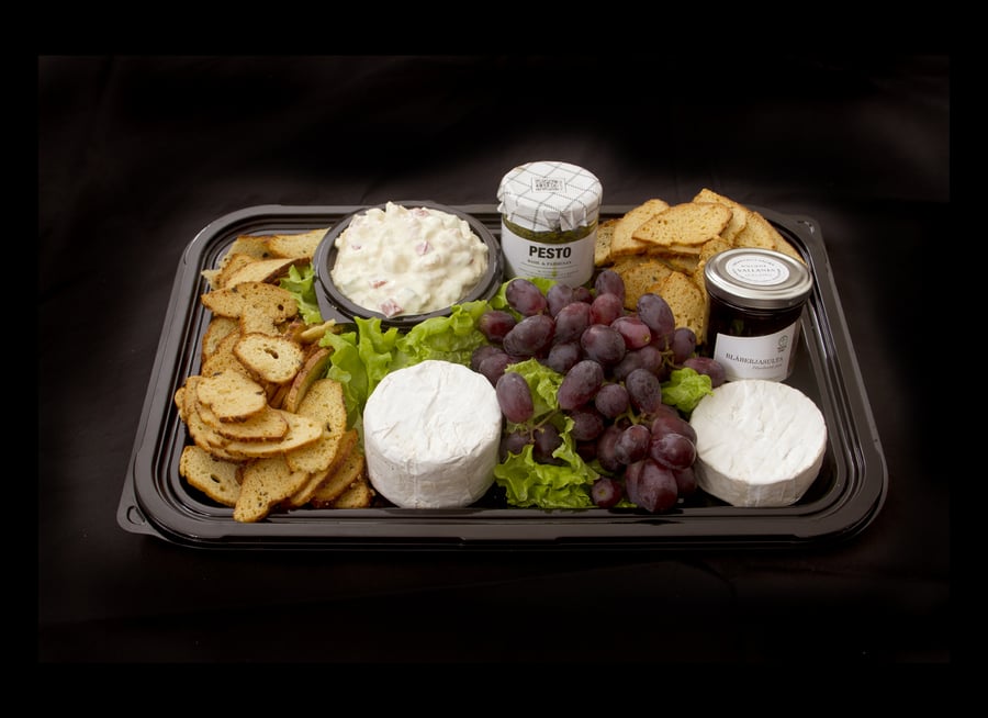 Osta- og salatbakki