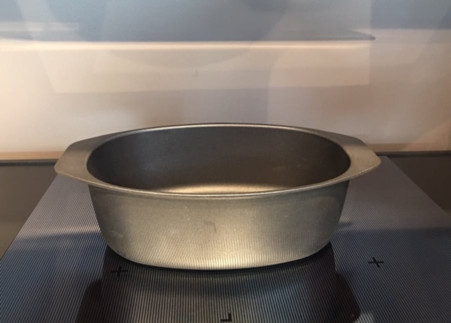 Steikarpottur 12 x 37 cm - virkar ekki á spanhellur