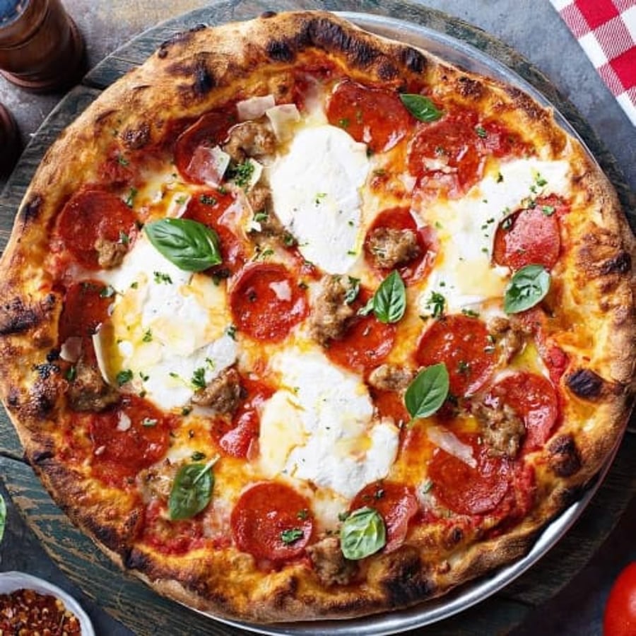 25: Pepperoni pizza