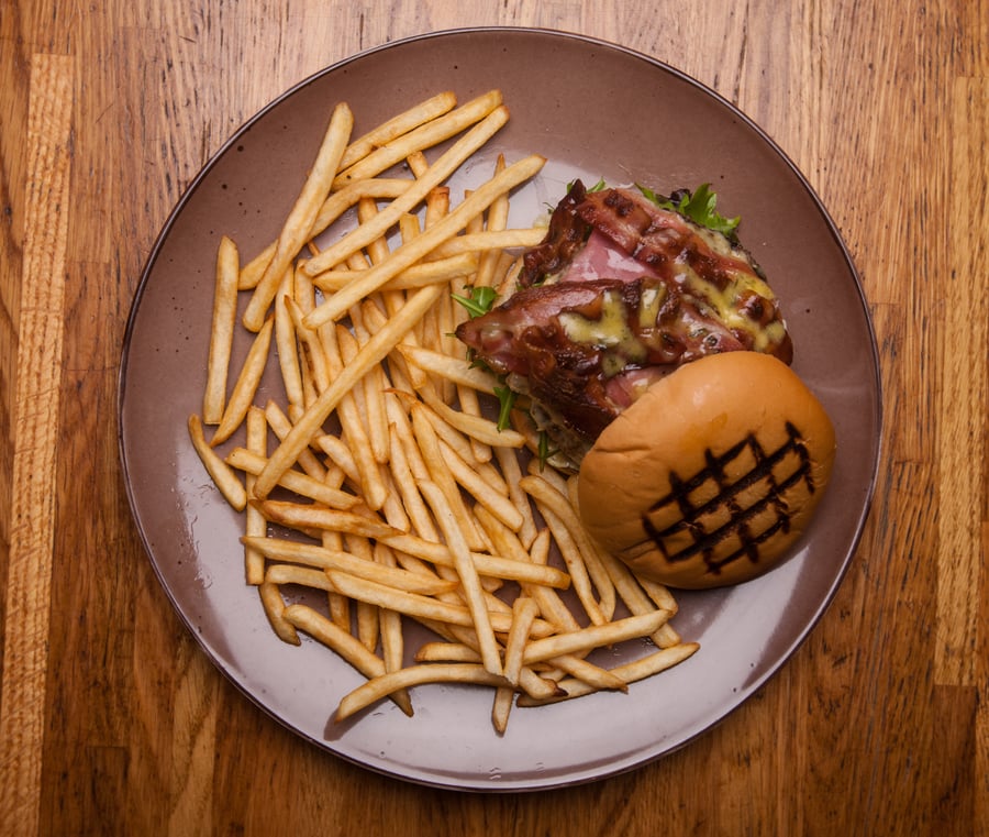 Glóðasteiktur vegamótaborgari 150 gr. / Burger A La Vegamót 150 gr.