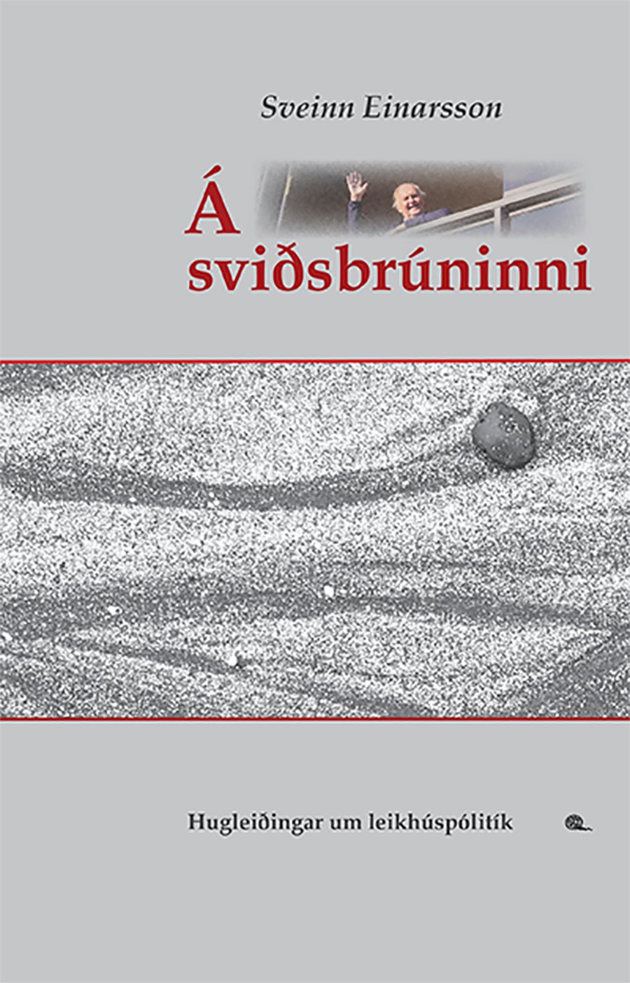 Á sviðsbrúninni