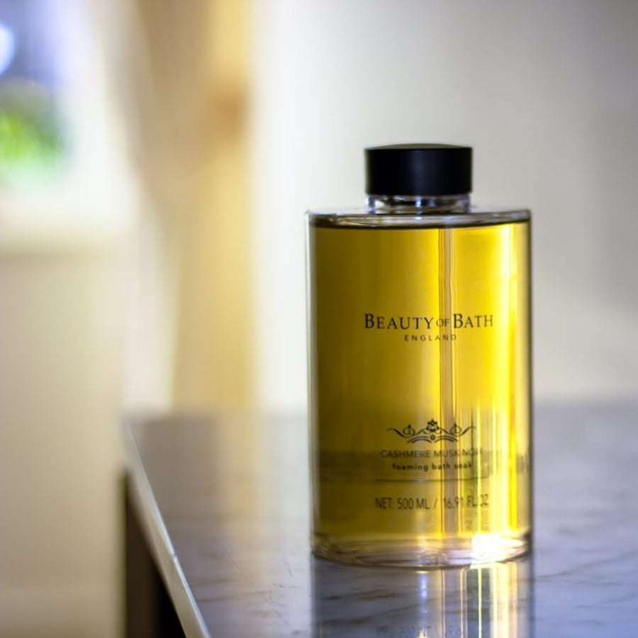 Beauty of Bath Cashmere Musk Noir Freyðandi Bath Soak