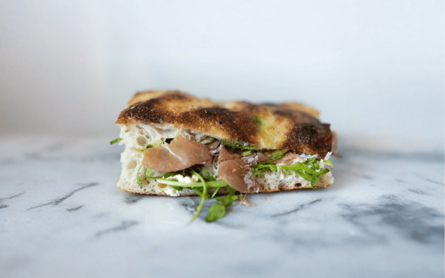 Parmaskinku focccia