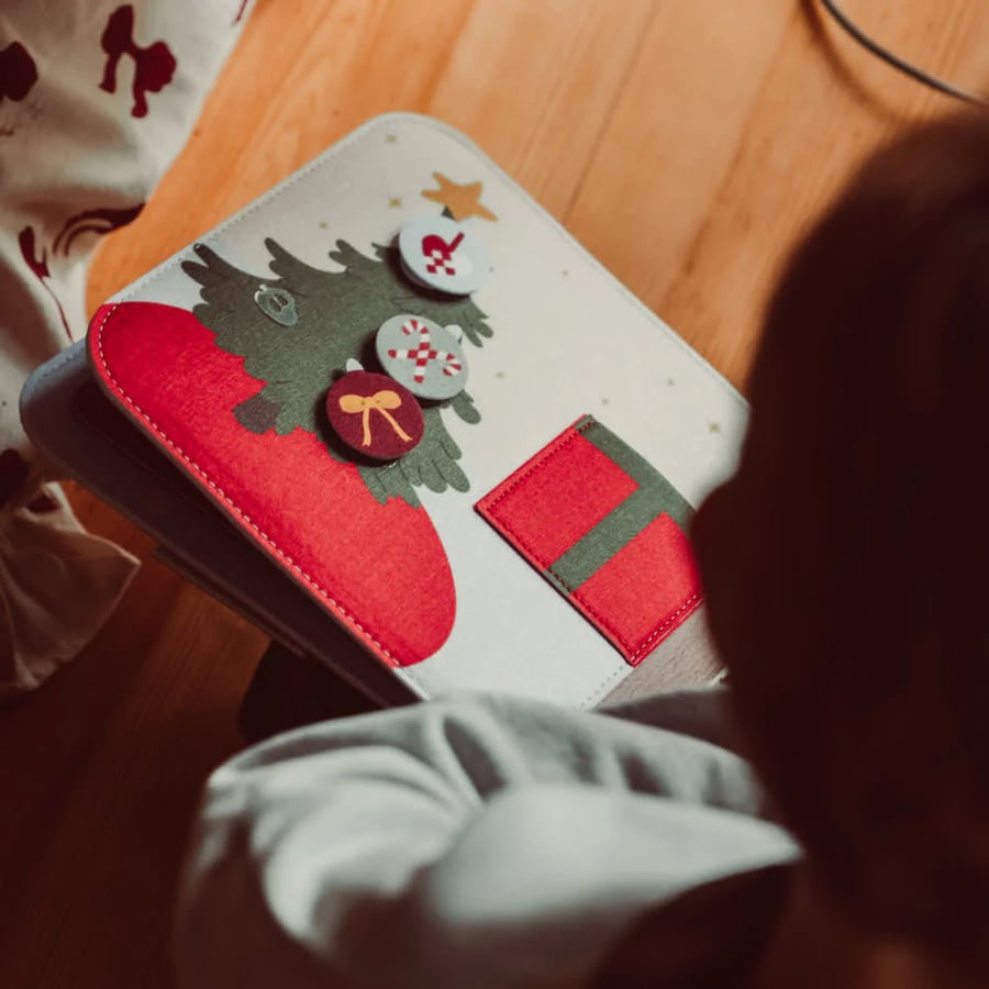 Emory felt activity book – Christmas bear