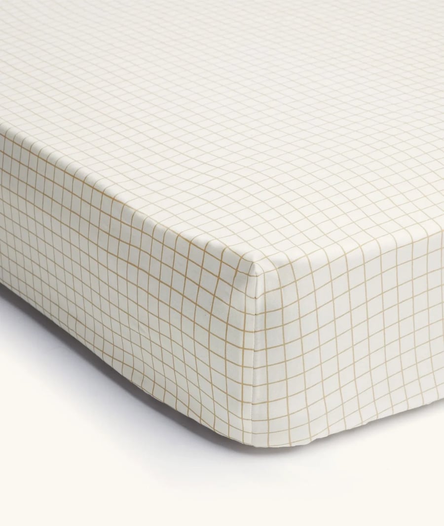 Fitted Sheet lak Caramel grid