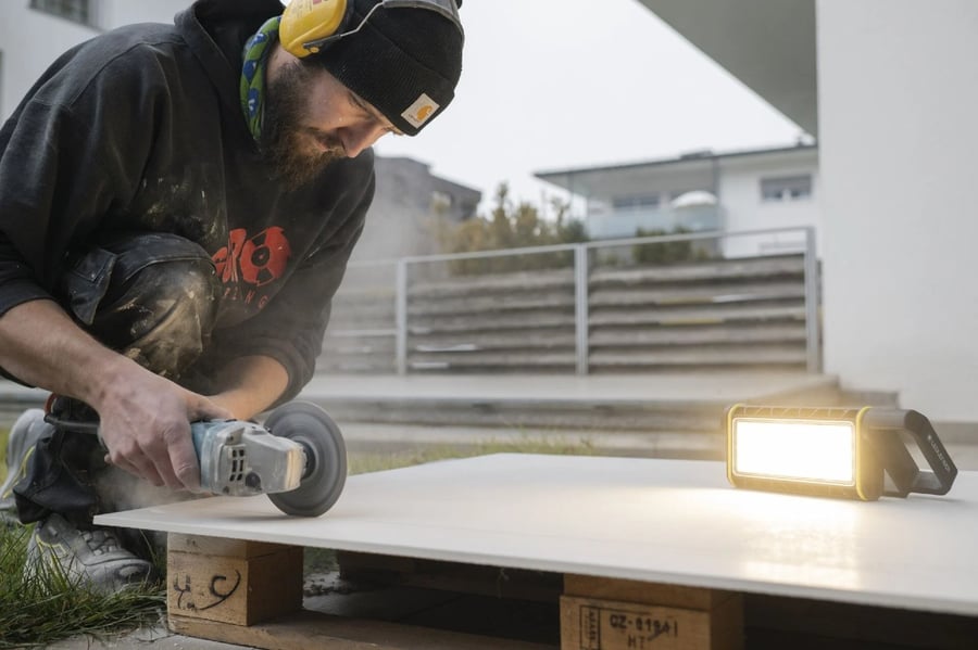 Ledlenser AF4R Vinnuljós, með hleðslurafhlöðu
