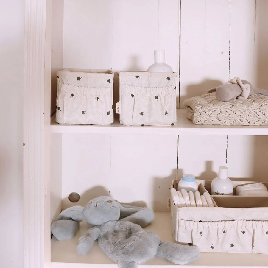 Lily nursing organizer – Specks of luck