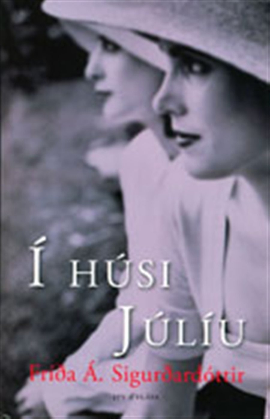 Í húsi Júlíu