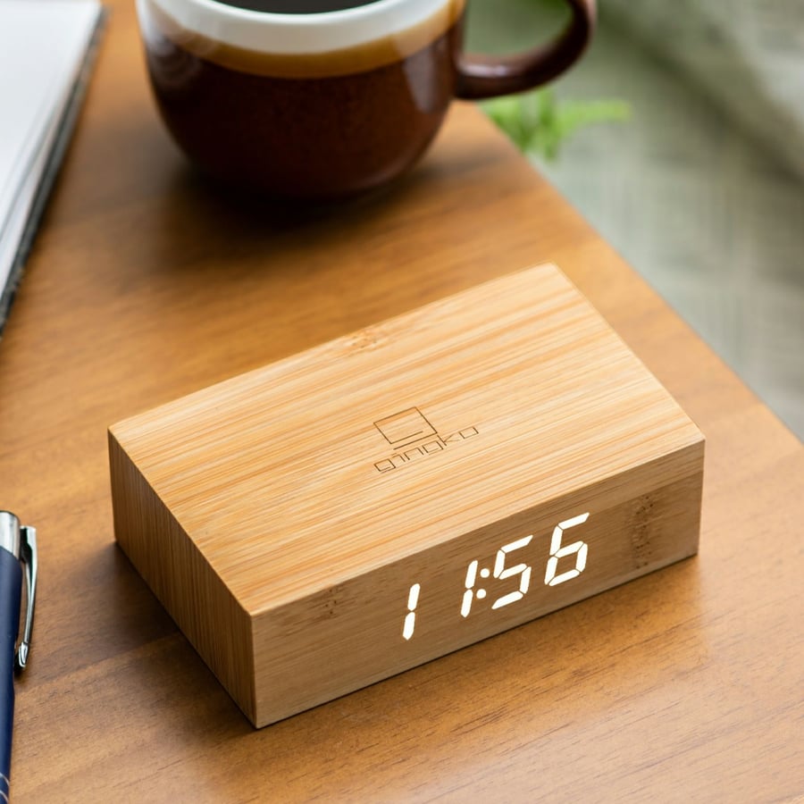Flip Click Clock | Ljós viður