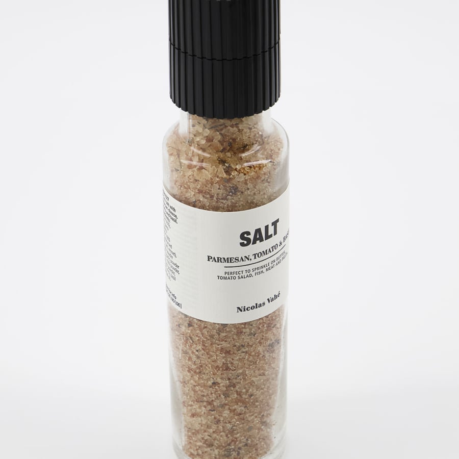 Salt með tómat, parmesan og basil