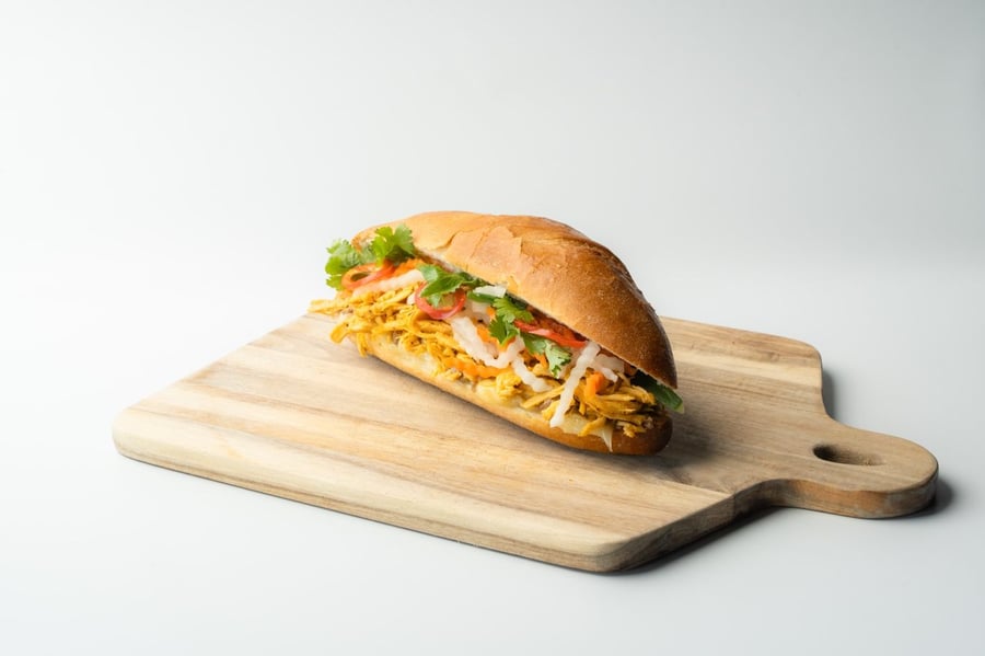 V5. Bánh Mì — rifinn kjúklingur