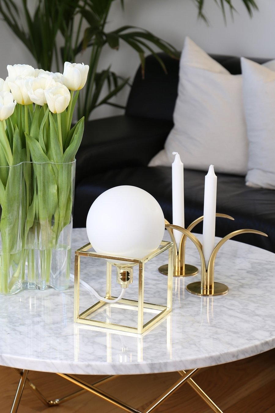 CUBE Brass borðlampi