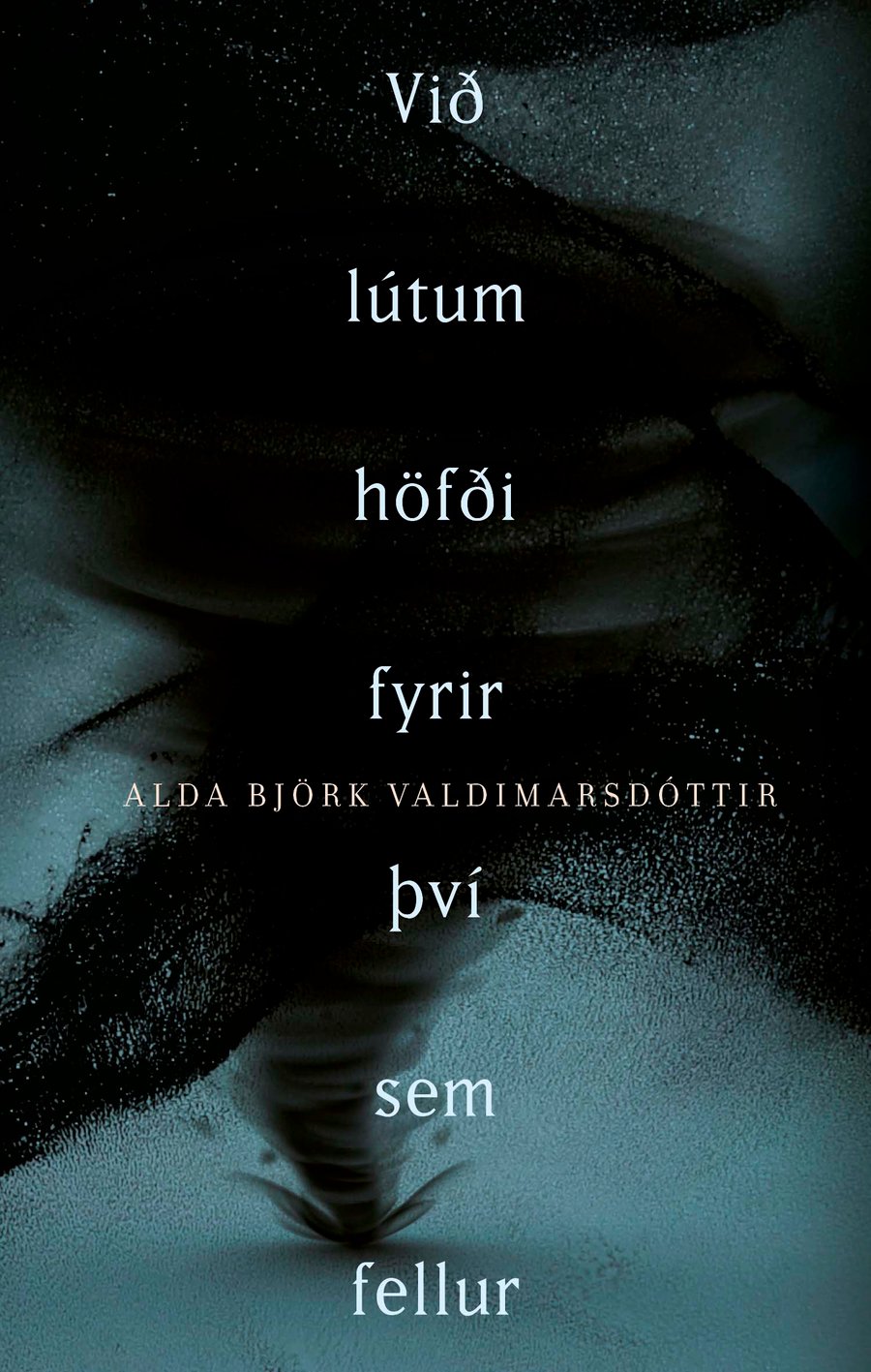 Við lútum höfði fyrir því sem fellur